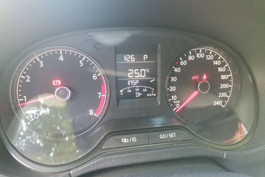 Volkswagen Polo 2016 imagem de carro #24