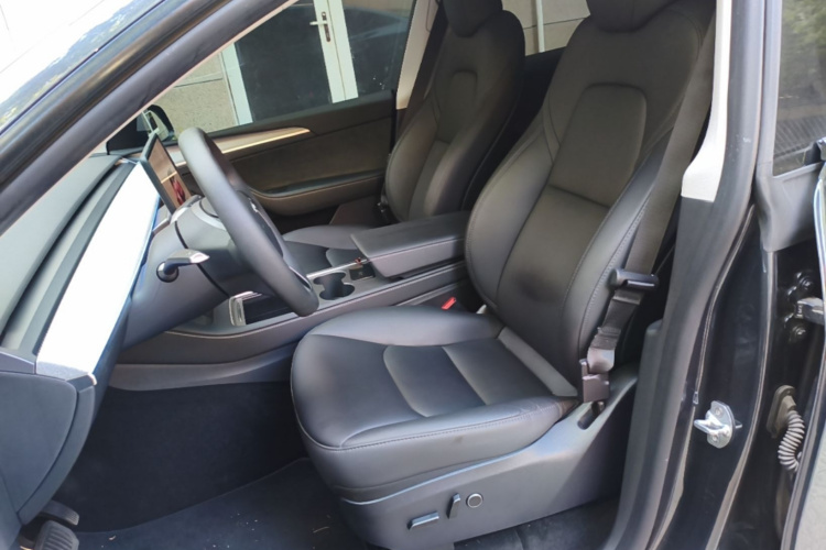 Tesla Model Y 2024 #19 Tesla Model Y 2024 car image #19