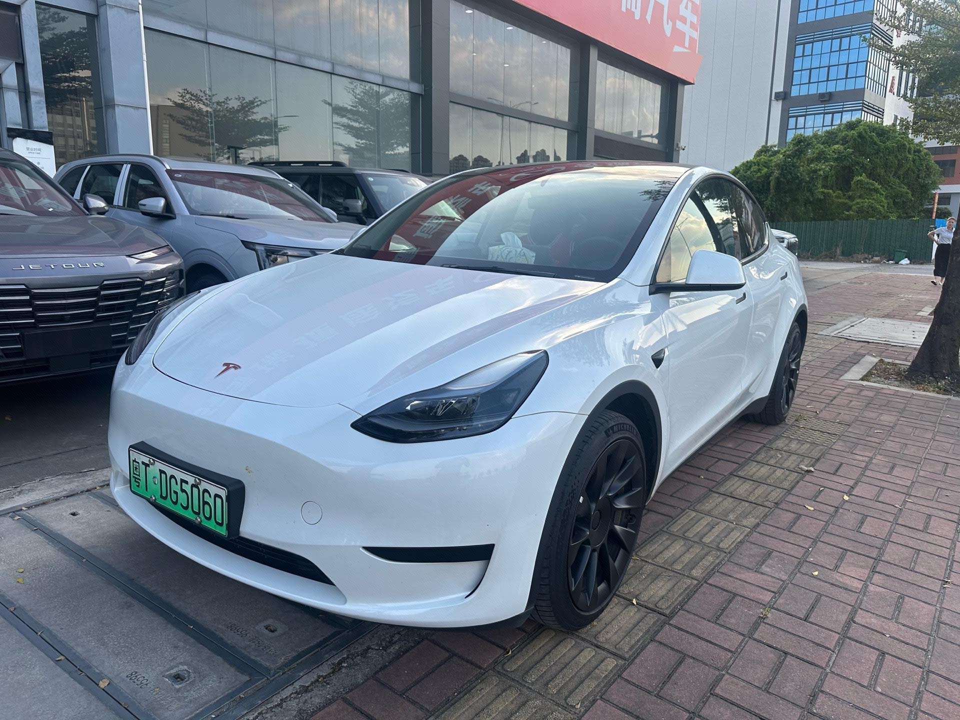 Tesla Model Y 2024 car image 