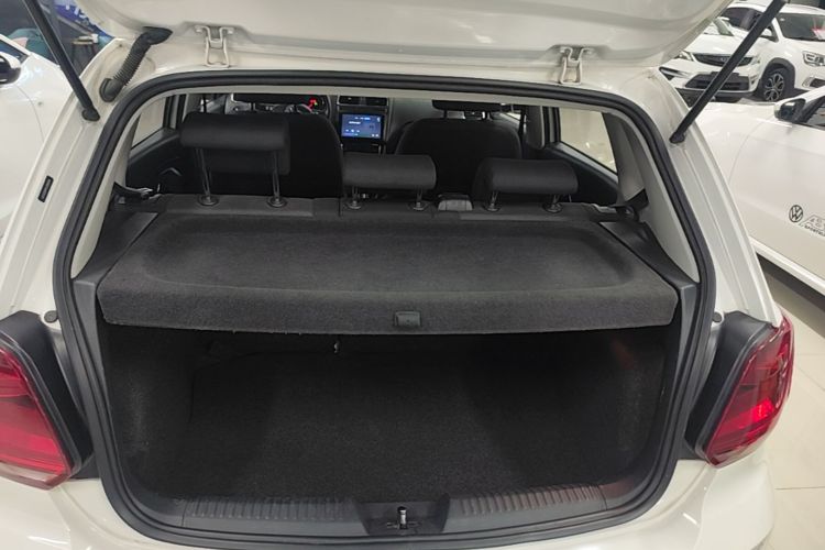 Volkswagen Polo 2018 car image #19