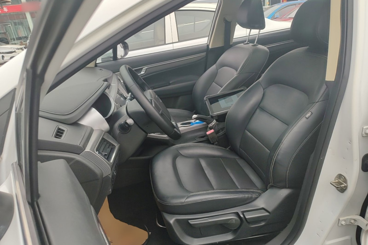 GEELY Emgrand GS 2017 car image #15