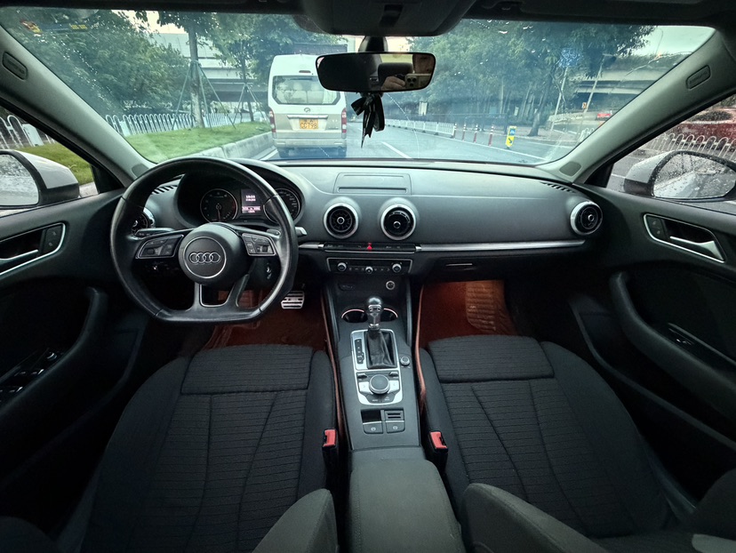 Audi A3 2019 immagine di auto #9