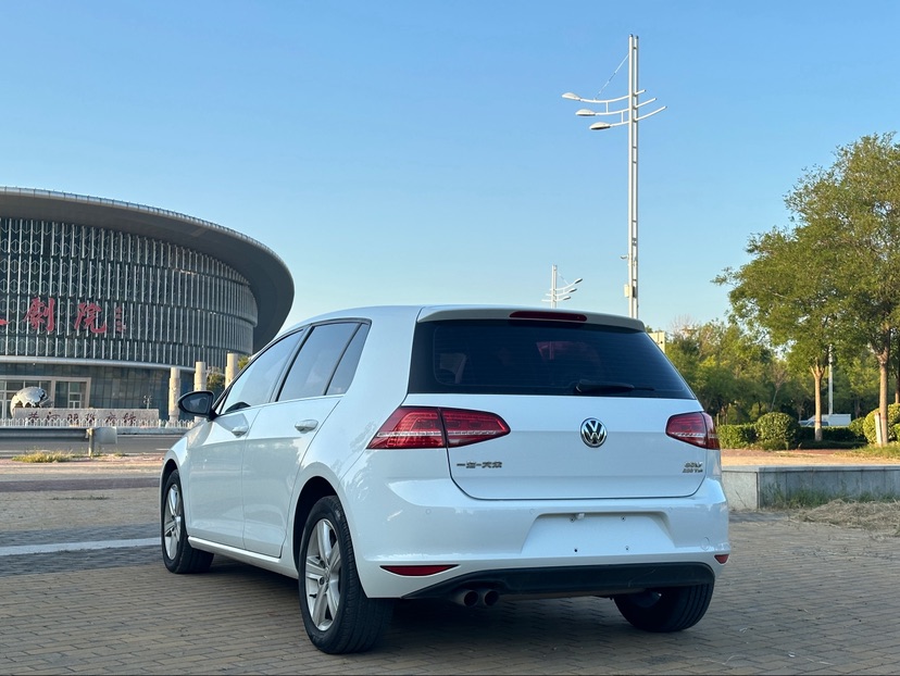 Volkswagen Golf 2016 car image #6