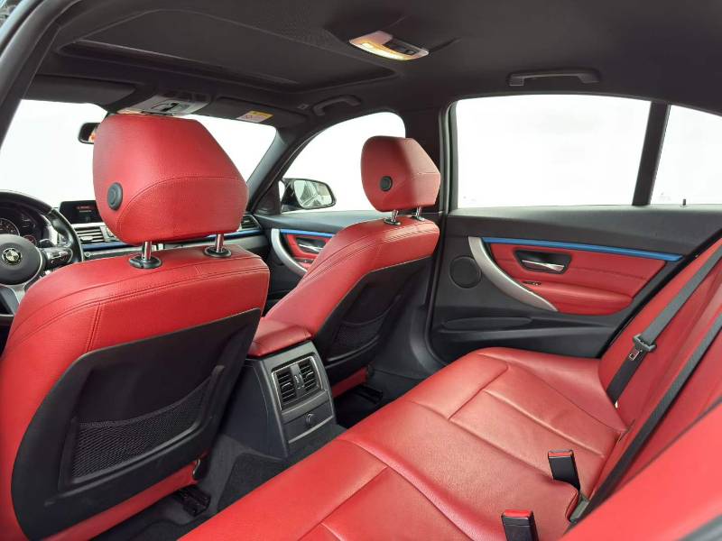 BMW 3 Series 2019 car image #5