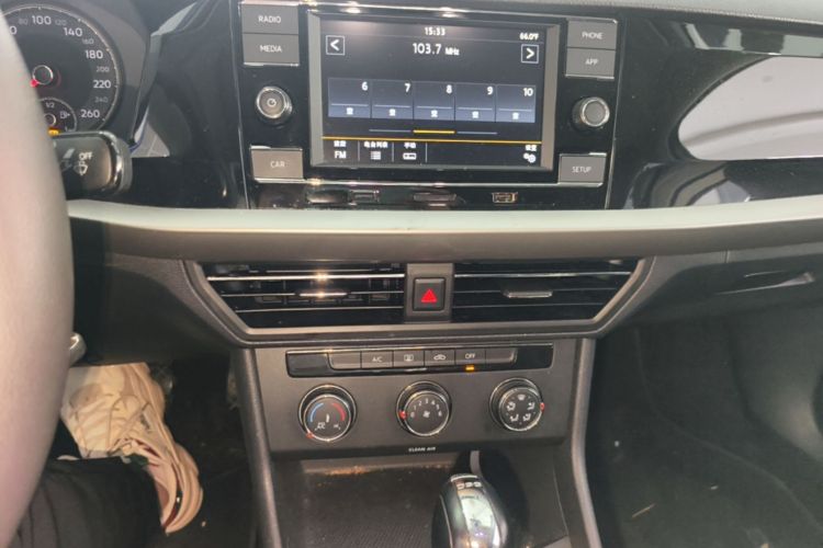 Volkswagen Lavida 2019 car image #13