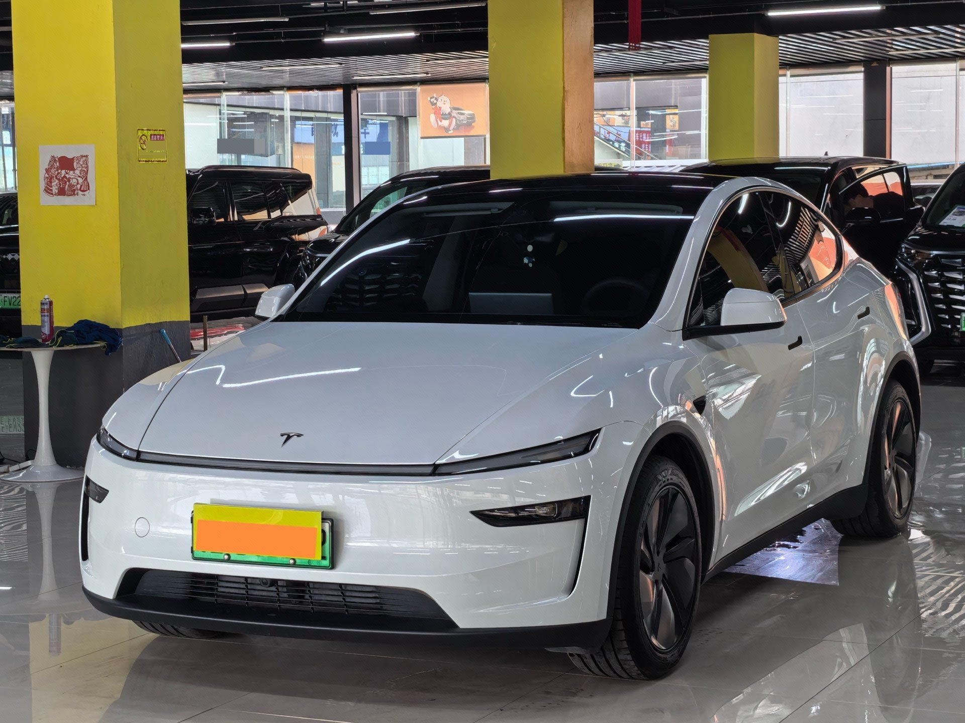 Tesla Model Y 2025 Tesla Model Y 2025 car image