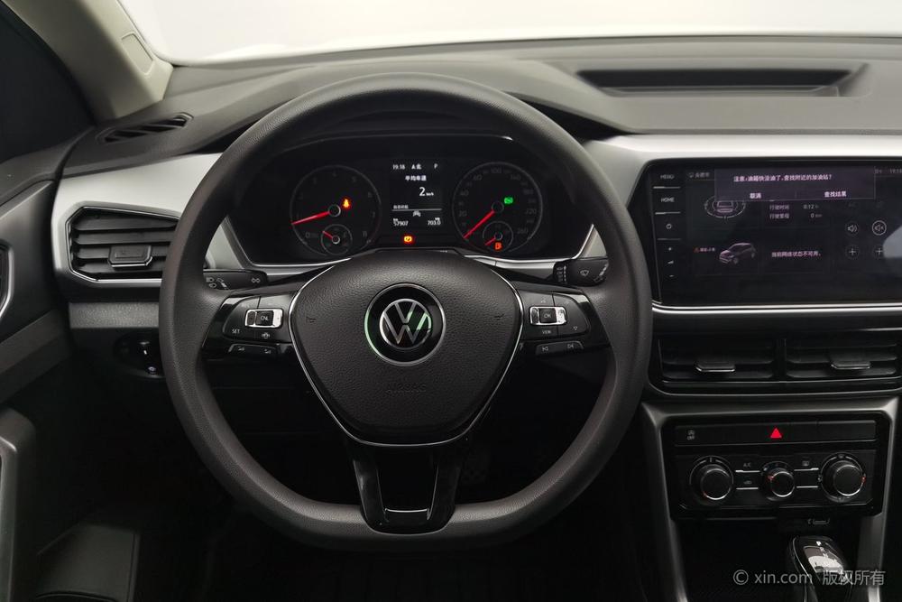 Volkswagen T-Cross 2020 #14 Volkswagen T-Cross 2020 car image #14