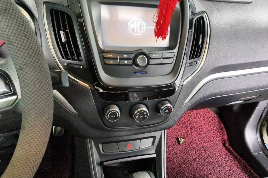 MG 5 2014 car image #26