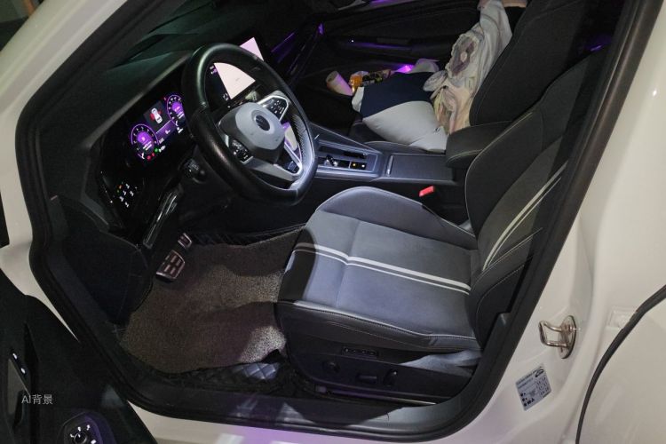 Volkswagen Golf 2022 car image #17