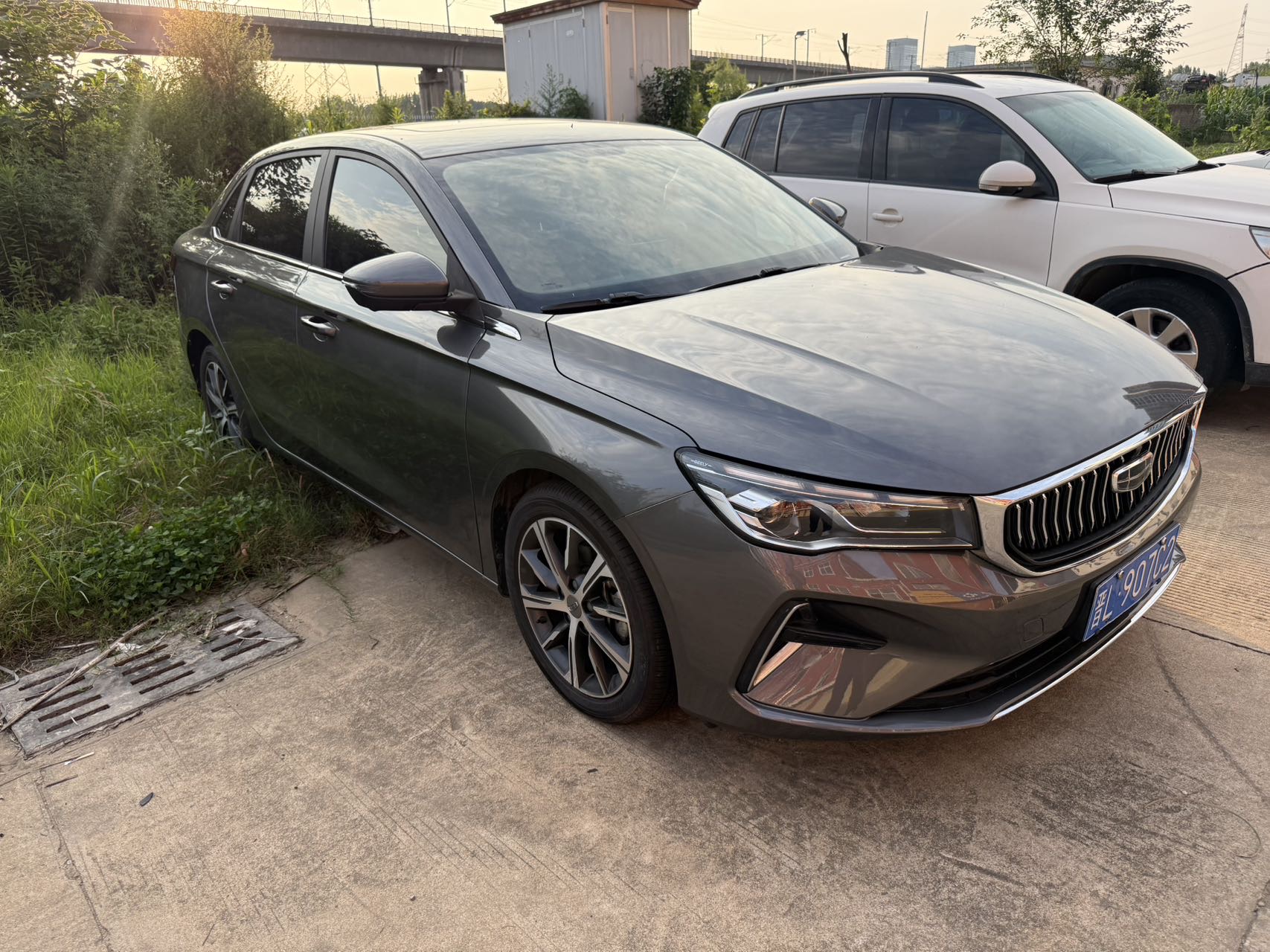 GEELY Emgrand 2022 car image #2