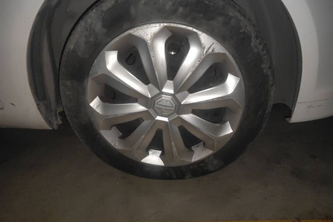 MG 5 2014 car image #9