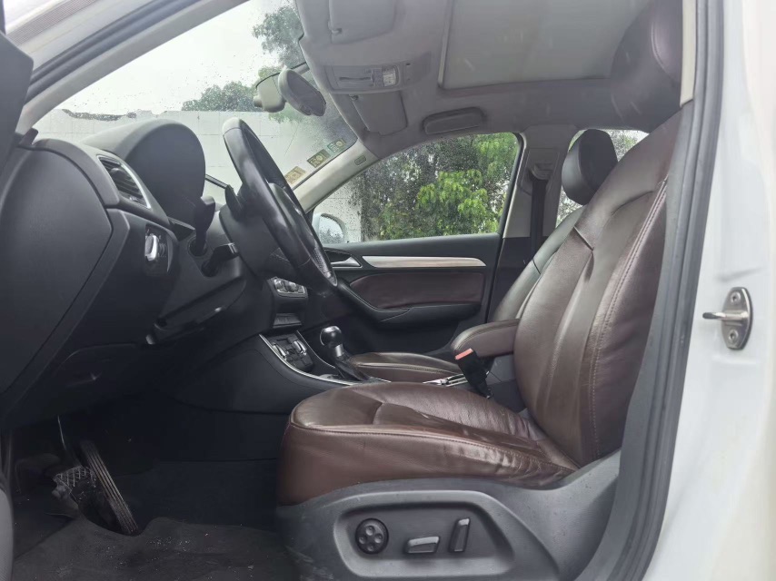 Audi Q3 2013 car image #7