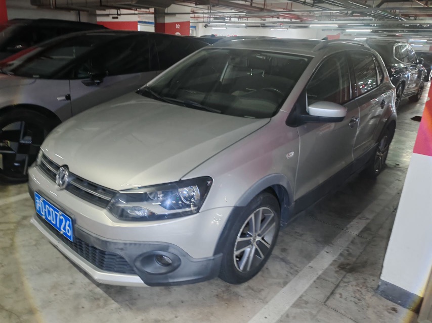 Volkswagen Polo 2012 car image 