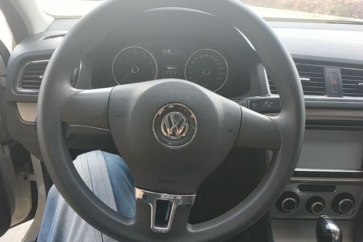 Volkswagen Lavida 2015 car image #15