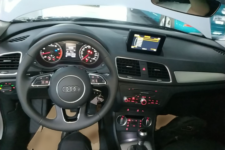 Audi Q3 2019 #10 Audi Q3 2019 car image #10