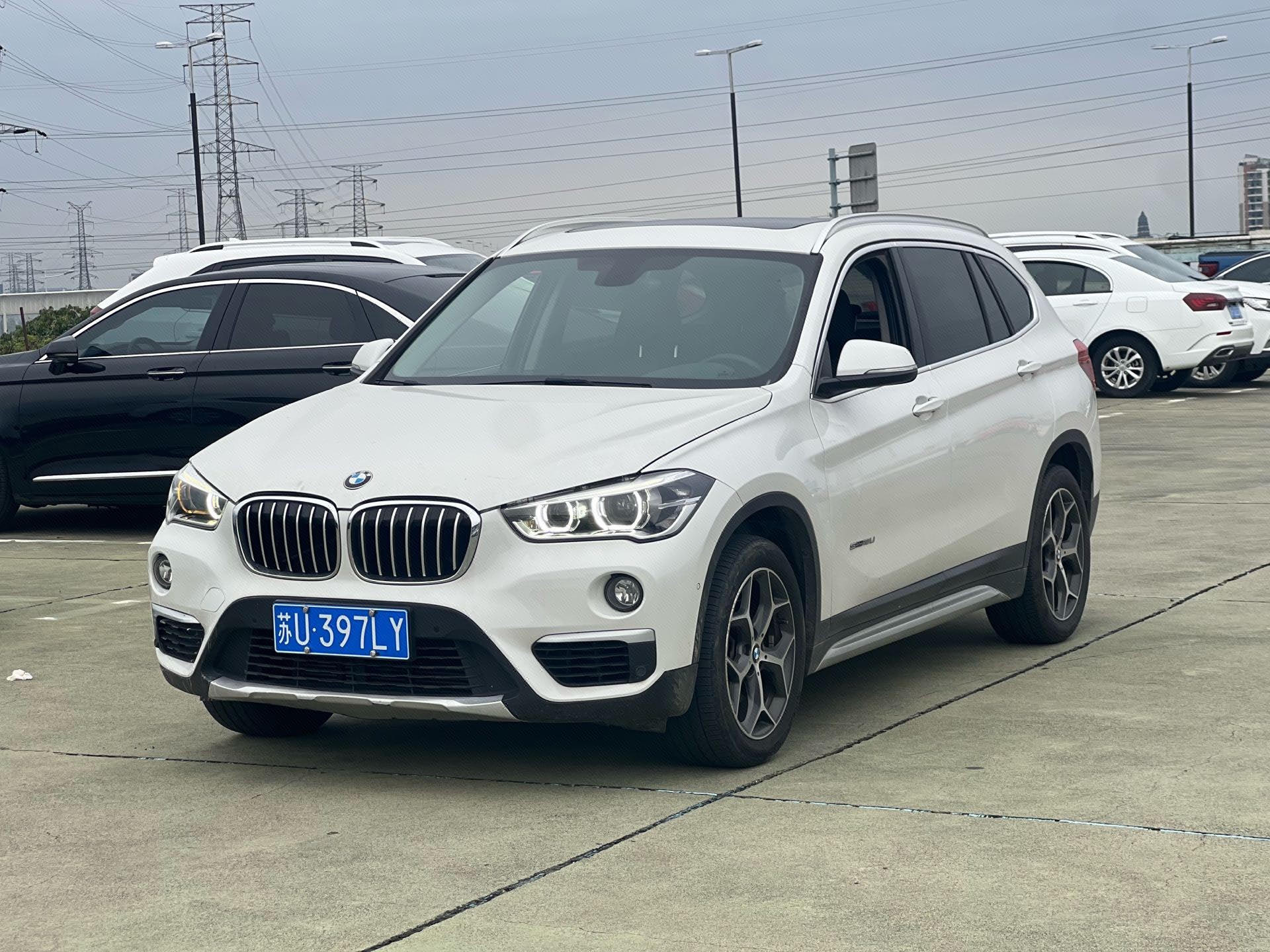 BMW X1 2017 BMW X1 2017 car image