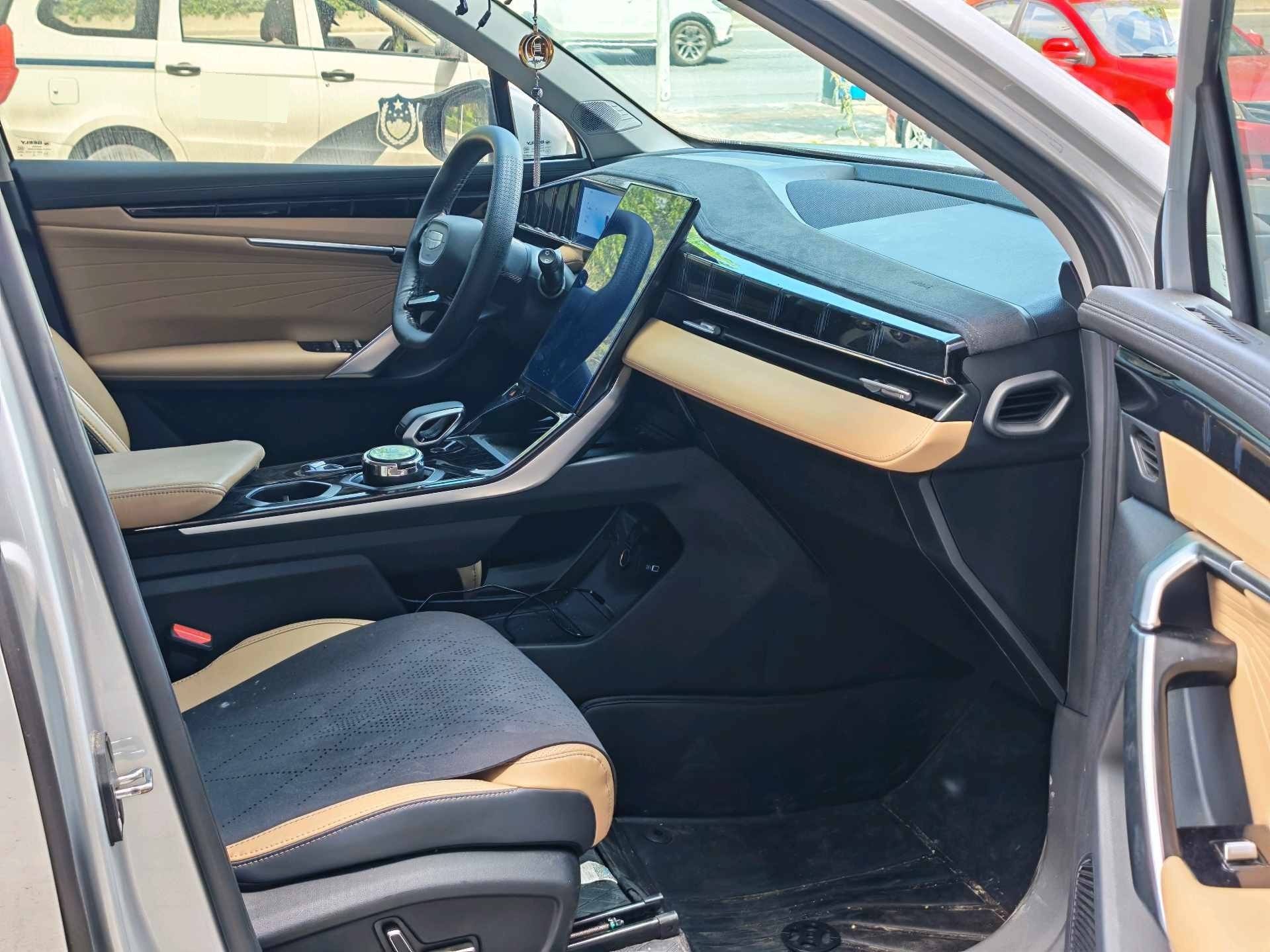 GEELY Boyue L 2023 car image #4