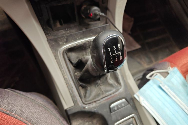 GEELY Emgrand 2014 car image #16