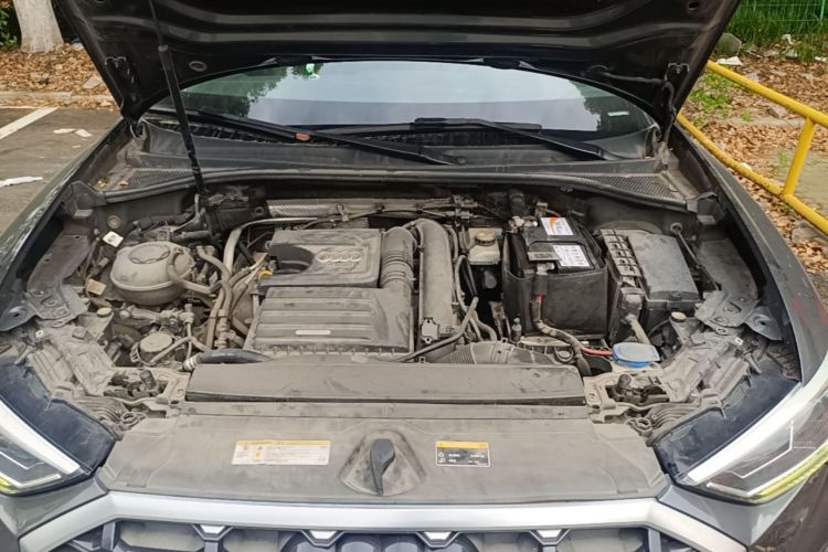 Audi Q3 2019 car image #20