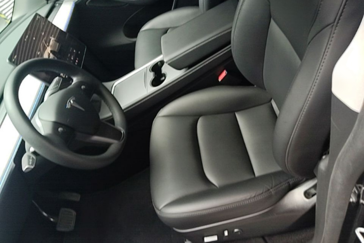 Tesla Model Y 2024 #15 Tesla Model Y 2024 car image #15