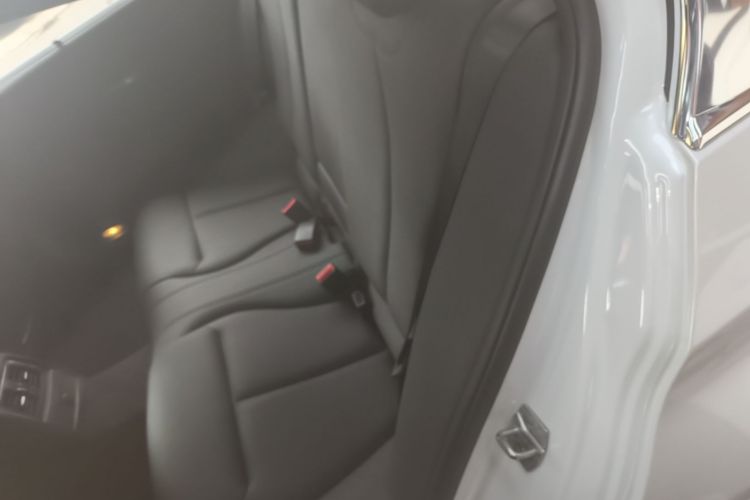 BMW 3 Series 2017 #17 BMW 3 Series 2017 car image #17