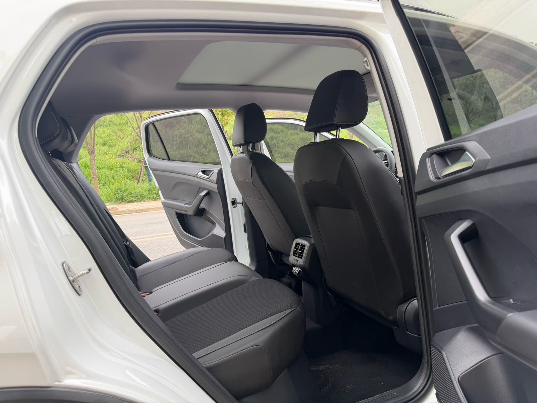 Volkswagen Tacqua 2022 car image #13