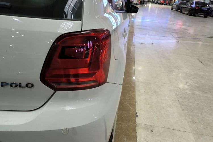 Volkswagen Polo 2018 car image #8