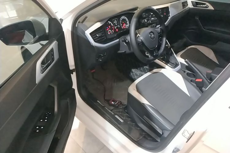 Volkswagen Polo 2020 immagine di auto #16