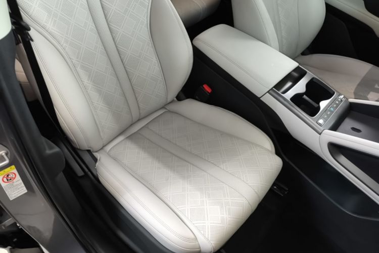 BYD YuanUP 2025 #24 BYD YuanUP 2025 car image #24