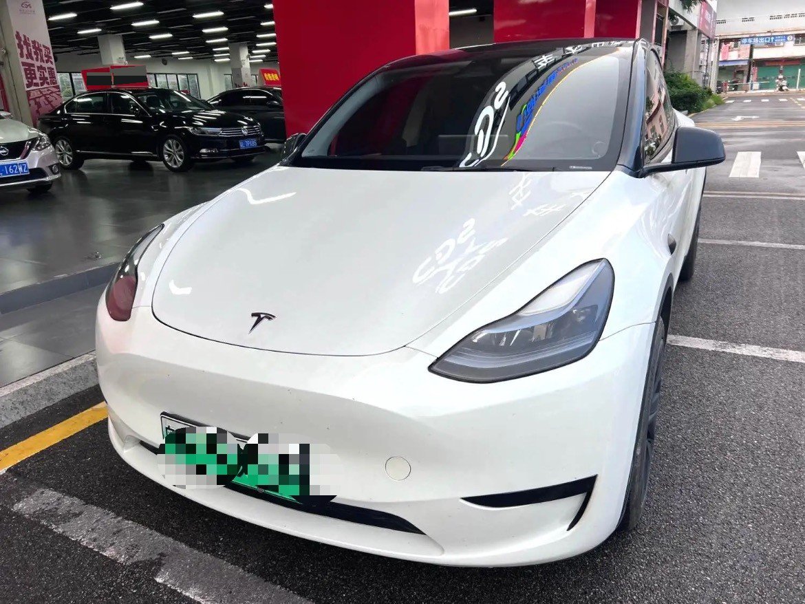 Tesla Model Y 2024 Tesla Model Y 2024 immagine di auto