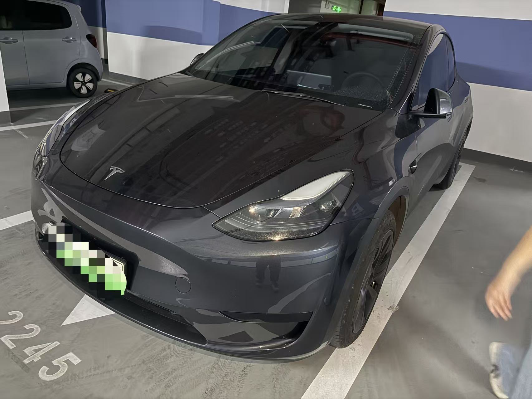 Tesla Model Y 2025 car image 