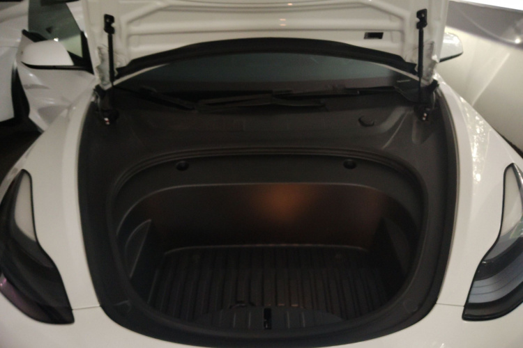 Tesla Model 3 2023 car image #22