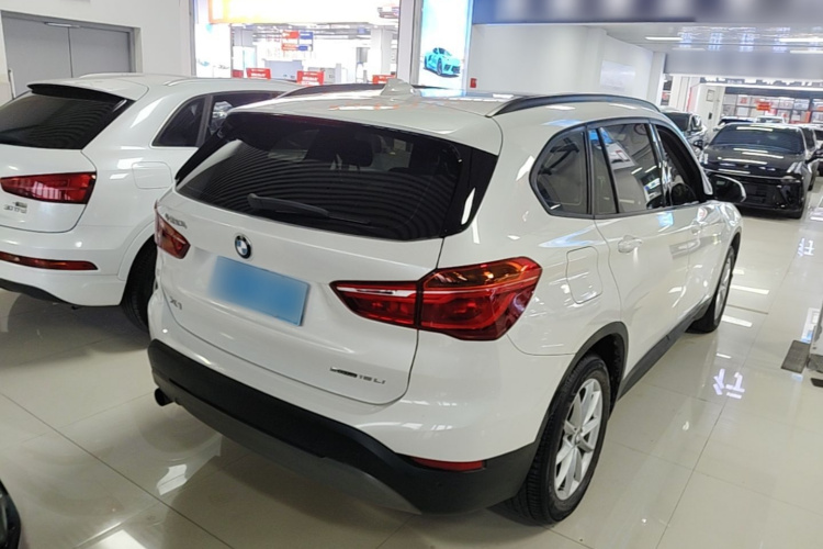 BMW X1 2019 изображение автомобиля #7