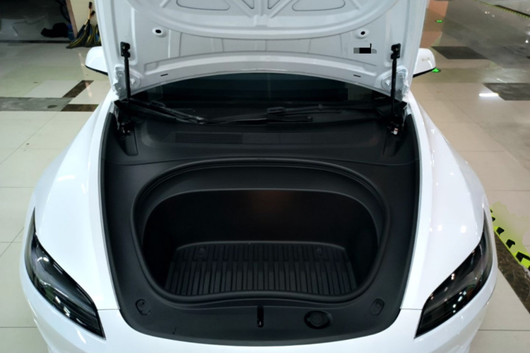 Tesla Model 3 2024 car image #24