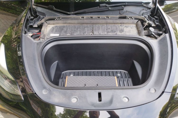 Tesla Model Y 2022 car image #19