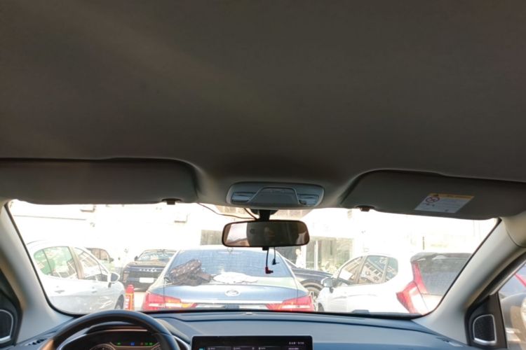 GEELY Coolray 2024 car image #18