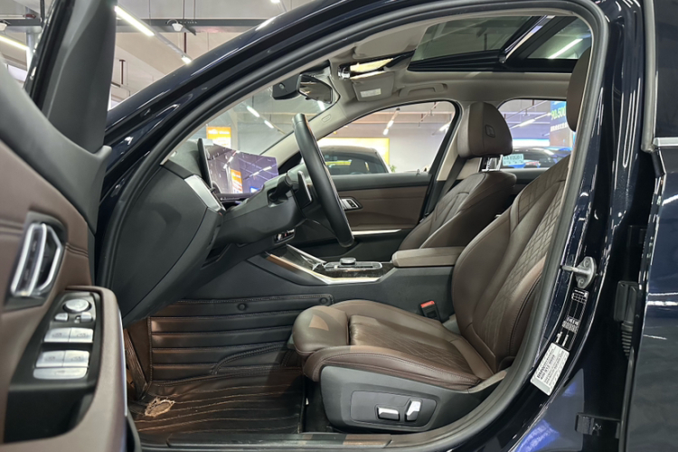 BMW 3 Series 2023 image de voiture #17