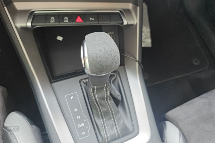 Audi Q3 2019 #16 Audi Q3 2019 car image #16