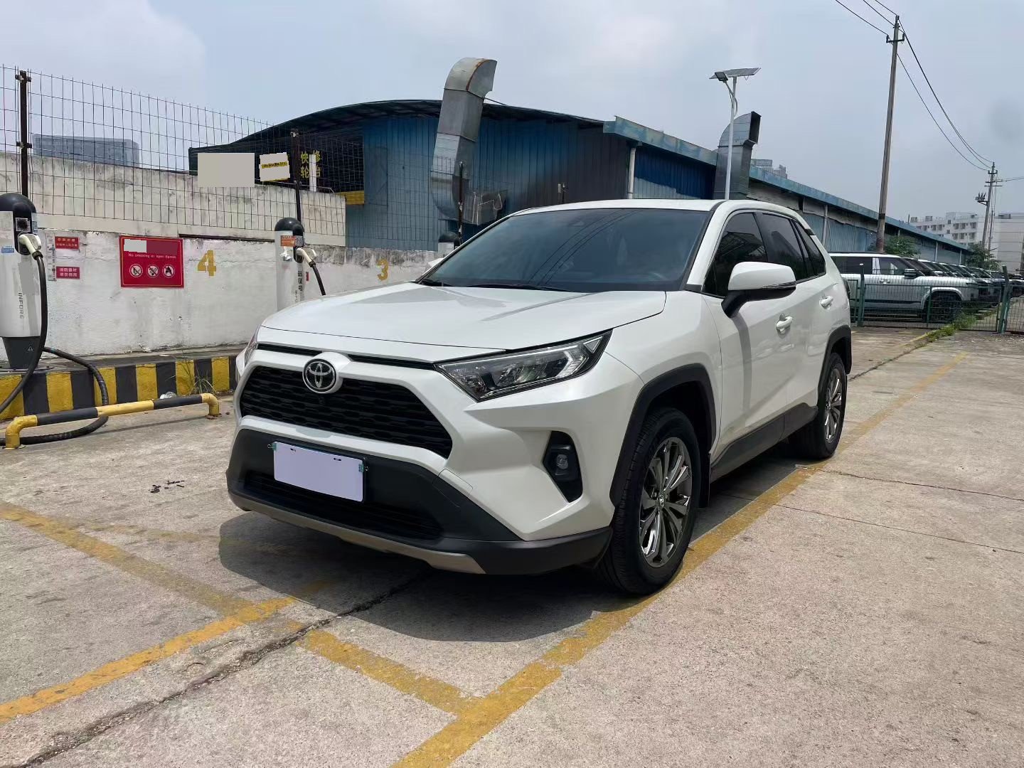Toyota RAV4 2024 Toyota RAV4 2024 car image