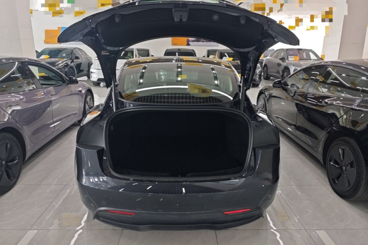 Tesla Model 3 2025 car image #21