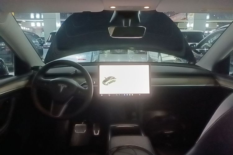 Tesla Model Y 2021 #10 Tesla Model Y 2021 car image #10