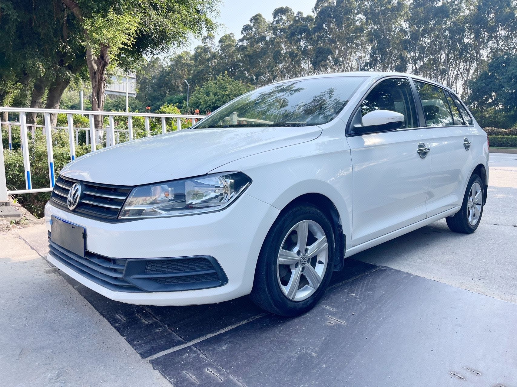 Volkswagen Santana 2016 car image 