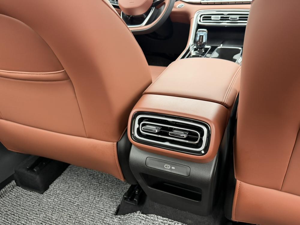 GEELY Emgrand 2025 #8 GEELY Emgrand 2025 car image #8