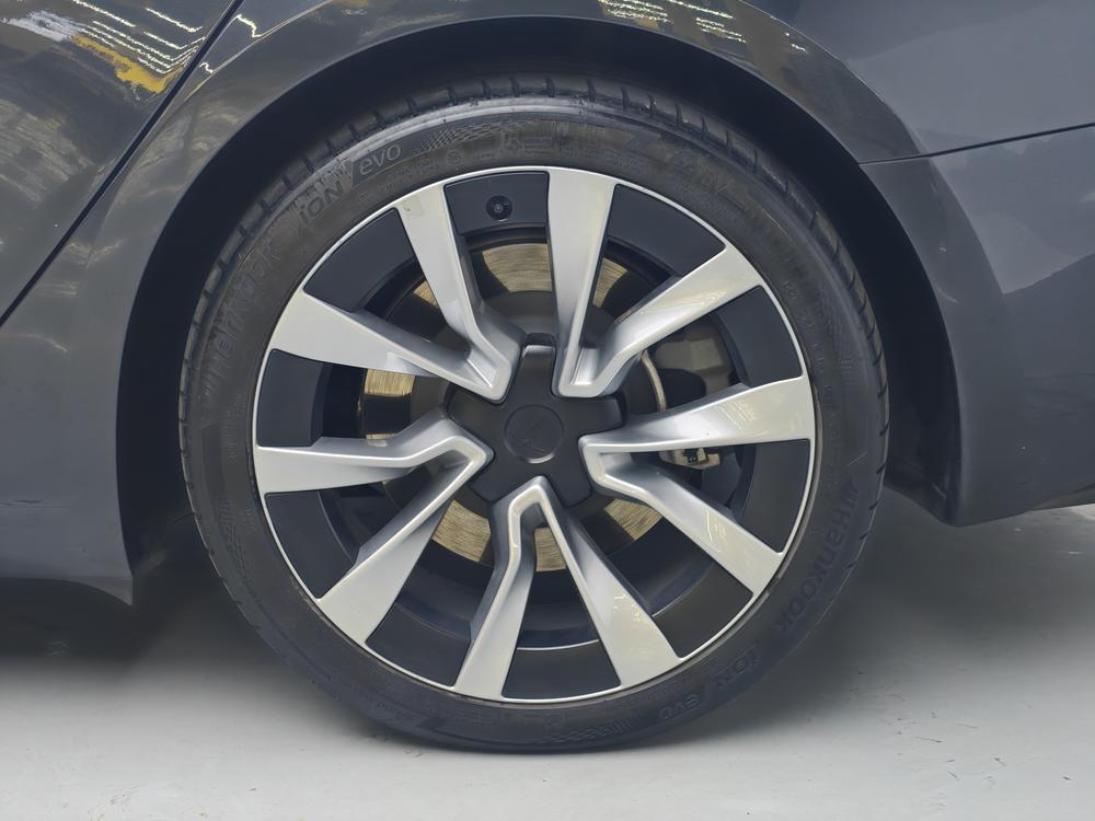 Tesla Model 3 2025 car image #9