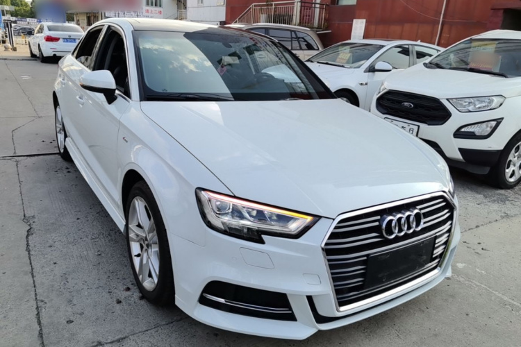 Audi A3 2019 car image #4
