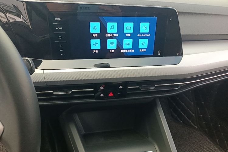Volkswagen Golf 2021 car image #15