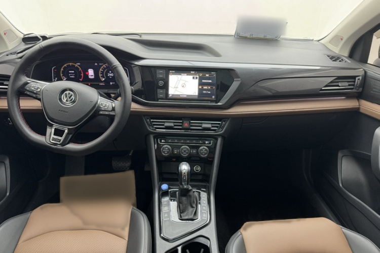 Volkswagen Tharu 2018 car image #14