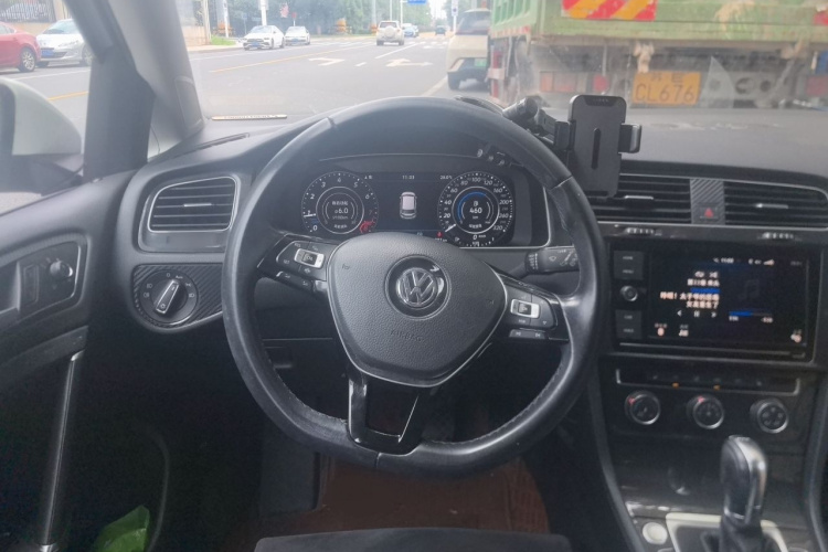 Volkswagen Golf 2019 #15 Volkswagen Golf 2019 car image #15