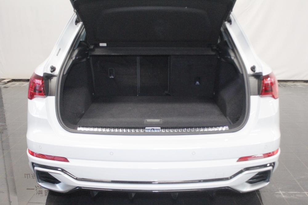 Audi Q3 2024 imagem de carro #14