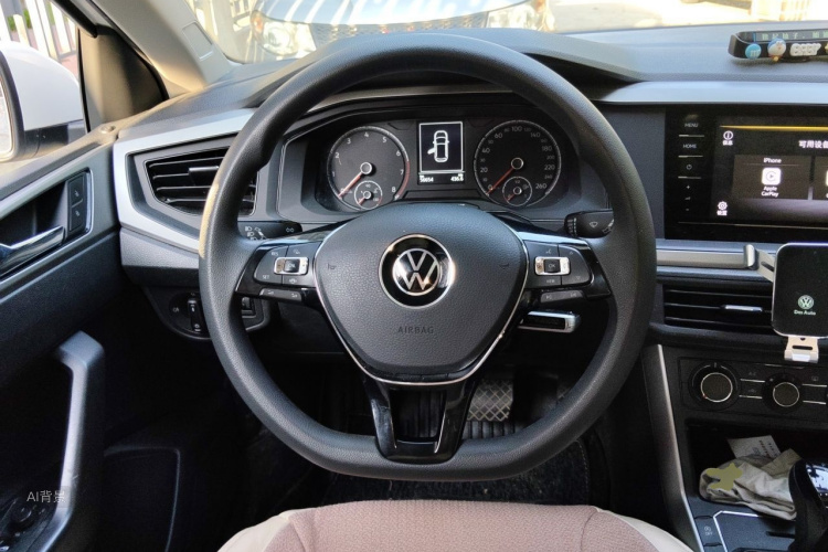 Volkswagen Polo 2021 car image #12